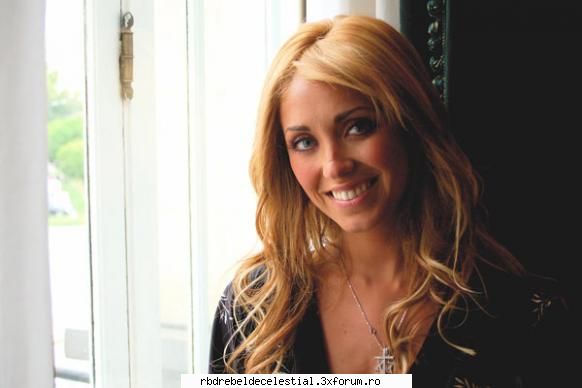 poze - annie - anahi